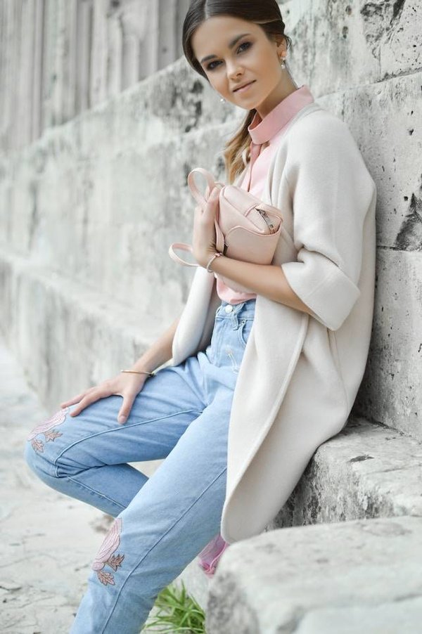 Les manteaux et vestes à porter pour un look automne chic et confortable