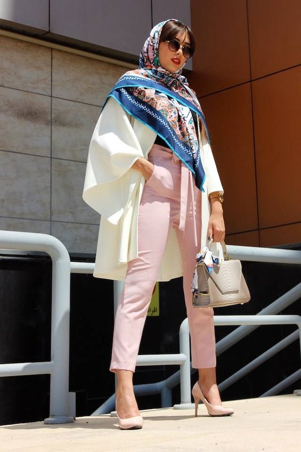 Comment porter une écharpe pour un look chaleureux et élégant